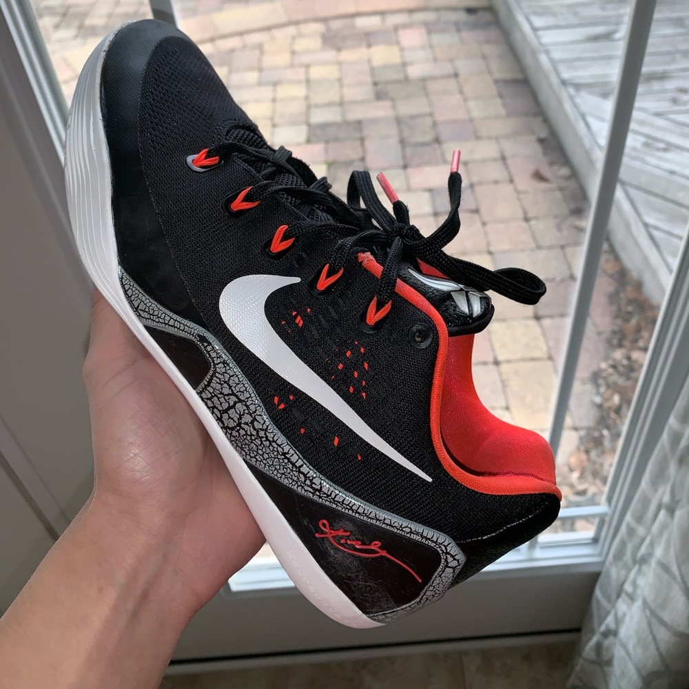Kobe 9 “Crimson”